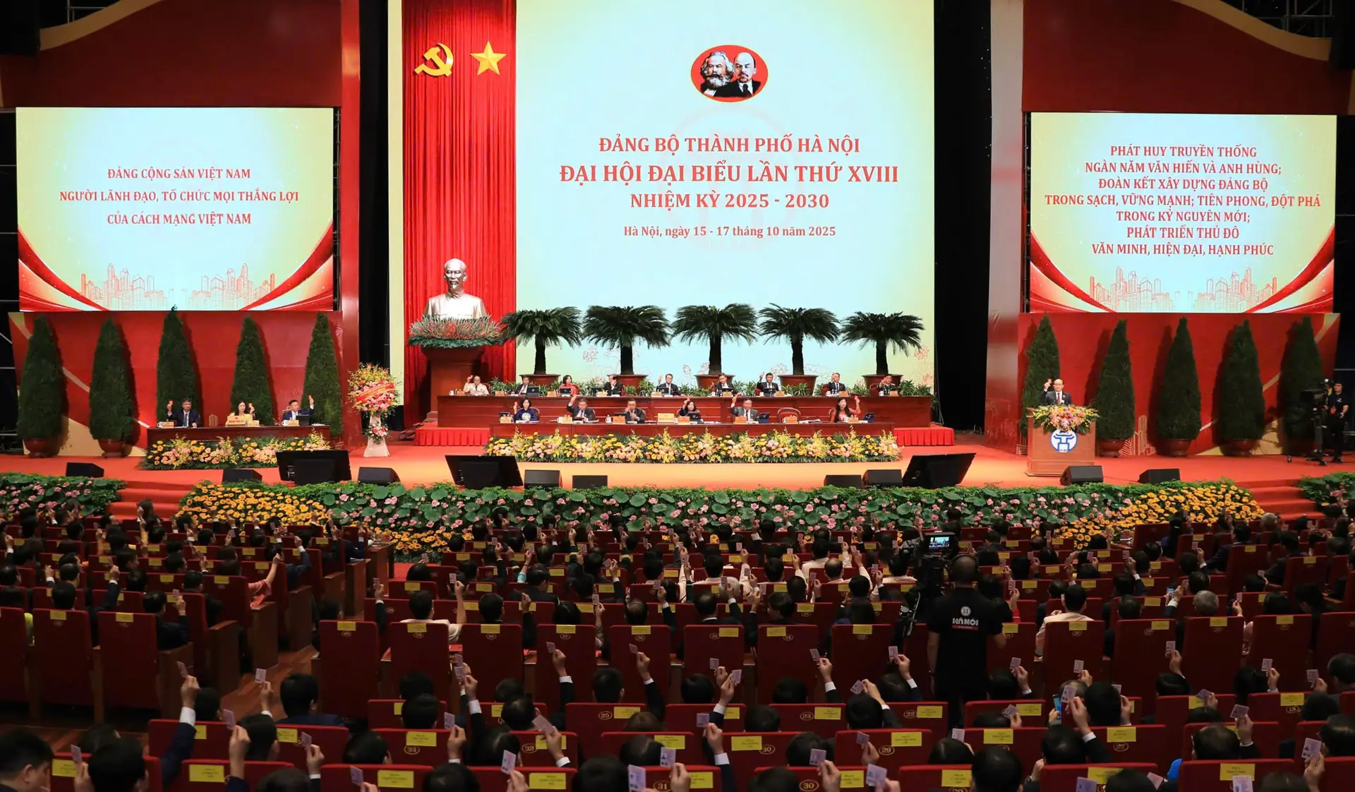 Khai mạc phiên trù bị Đại hội đại biểu Đảng bộ TP Hà Nội lần thứ XVIII- Ảnh 3.