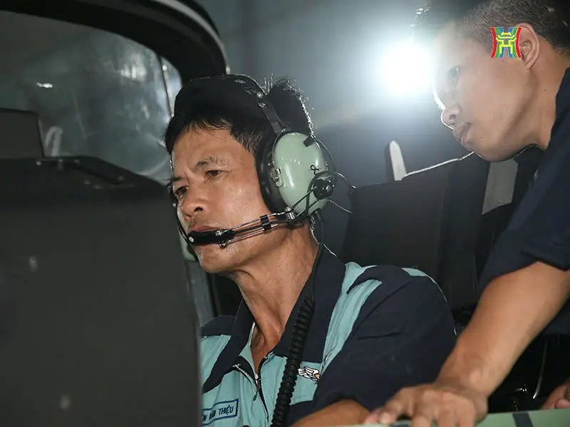 ‘Hổ mang chúa’ Su-30MK2 hợp luyện diễu binh trên bầu trời Hà Nội- Ảnh 3.