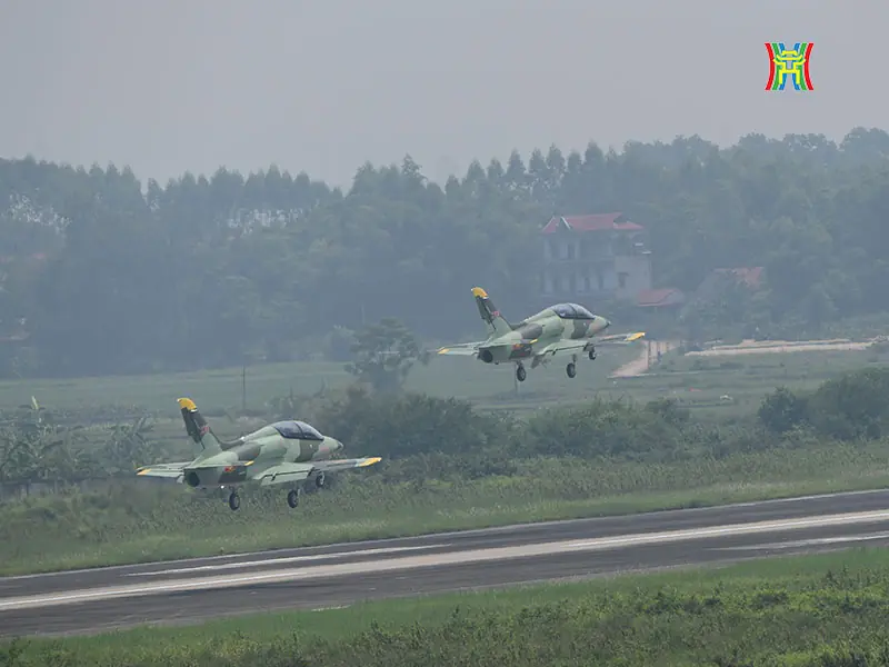 ‘Hổ mang chúa’ Su-30MK2 hợp luyện diễu binh trên bầu trời Hà Nội- Ảnh 10.