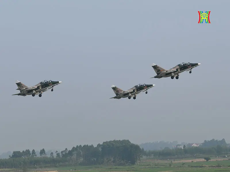 ‘Hổ mang chúa’ Su-30MK2 hợp luyện diễu binh trên bầu trời Hà Nội- Ảnh 8.