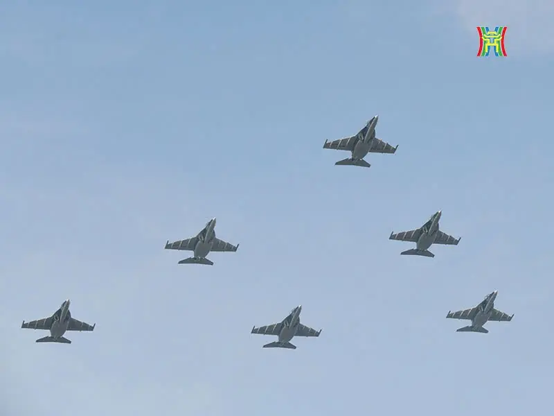 ‘Hổ mang chúa’ Su-30MK2 hợp luyện diễu binh trên bầu trời Hà Nội- Ảnh 9.