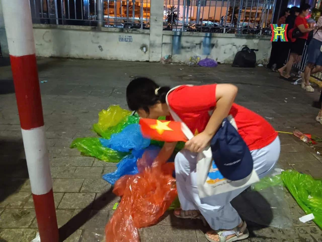 Những hành động đẹp sau lễ Tổng hợp luyện A80- Ảnh 5. Những hành động đẹp sau lễ Tổng hợp luyện A80- Ảnh 5.