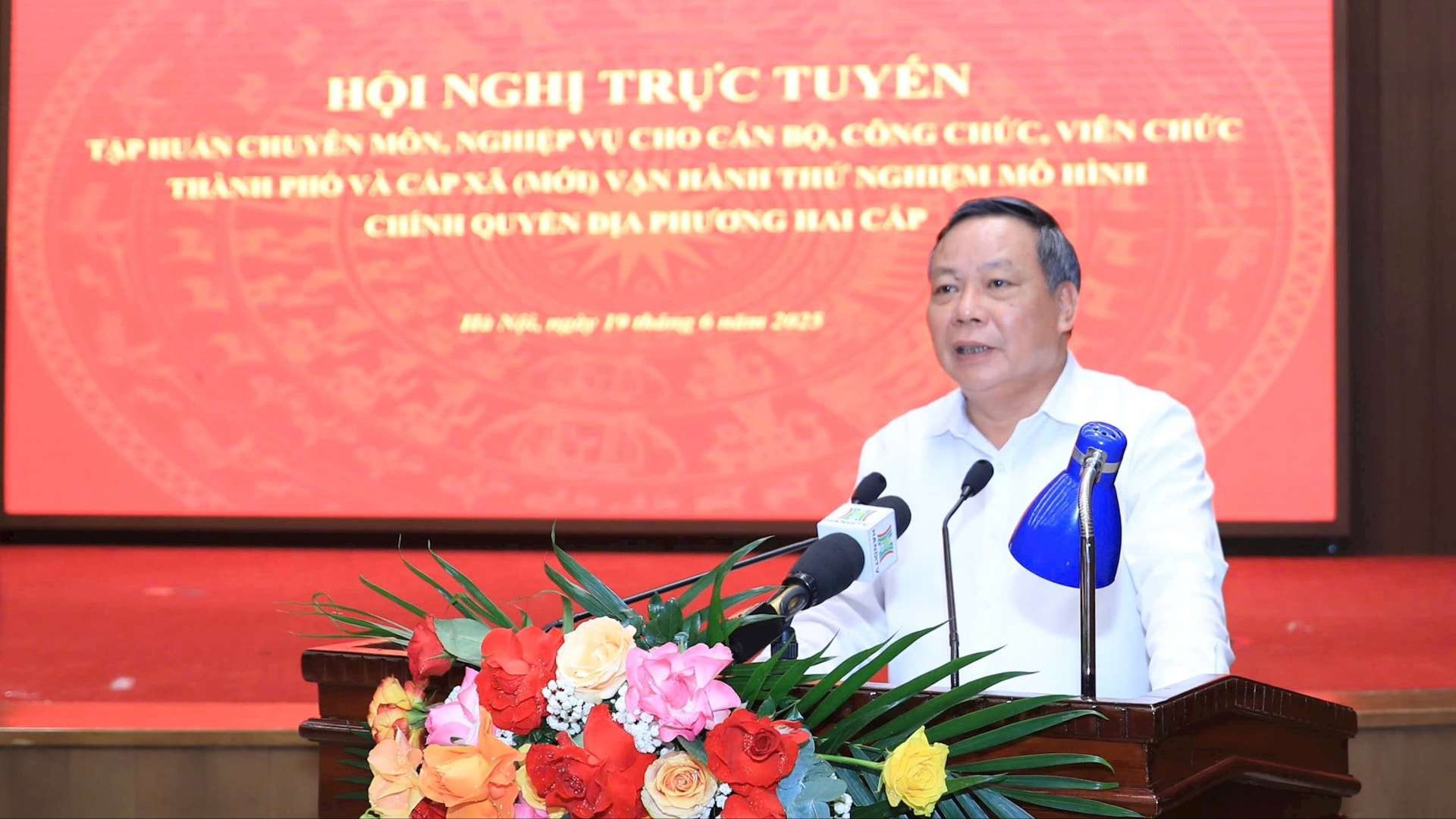 Cán bộ, công chức cần nêu cao trách nhiệm với công việc