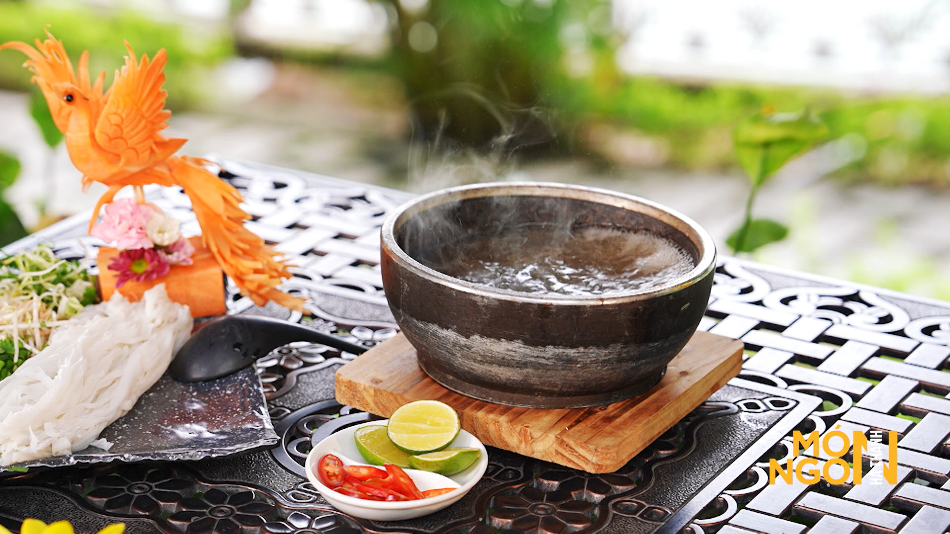 Phở bò bát đá