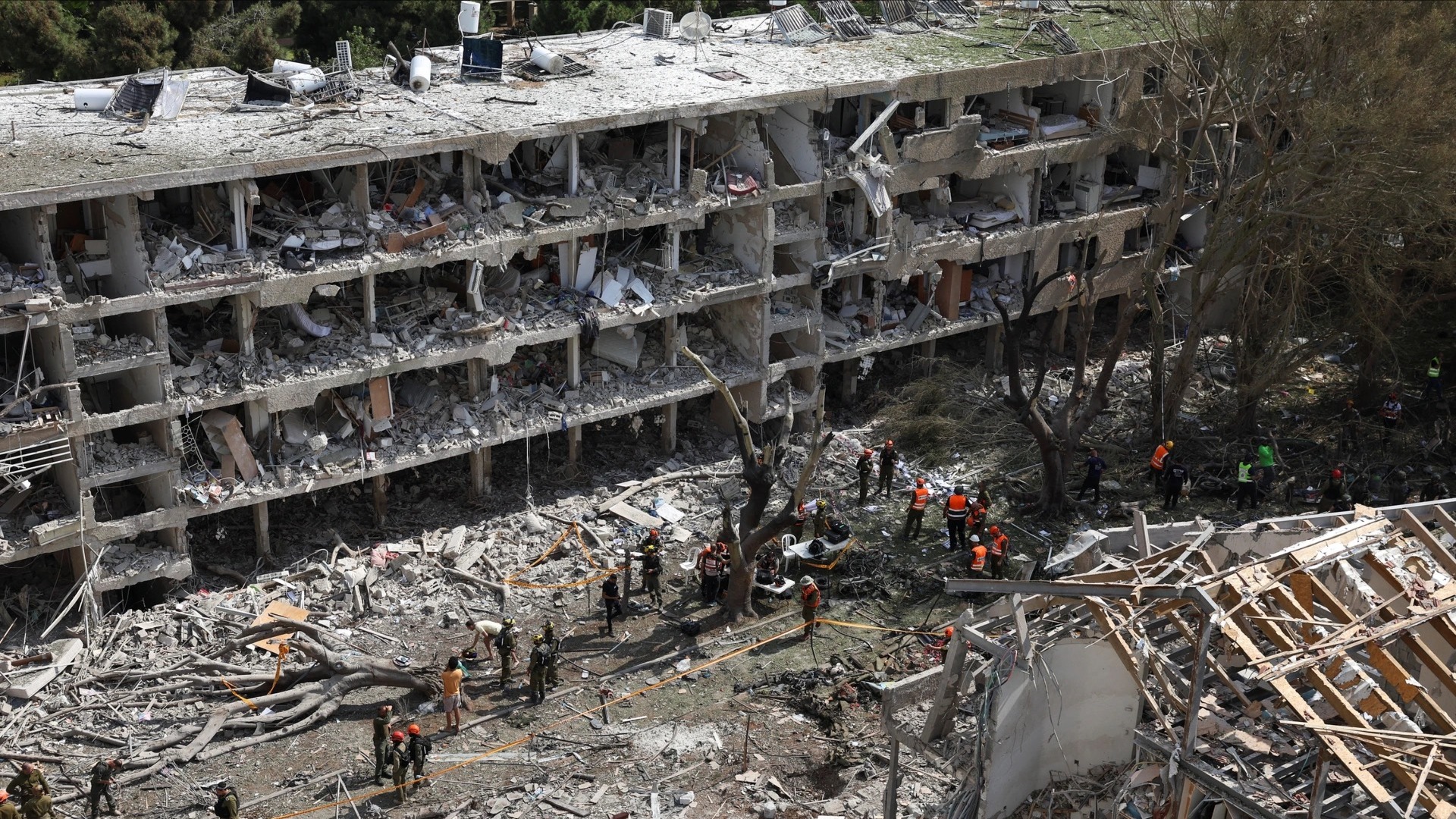 Đưa 33 công dân Việt Nam ra khỏi Israel an toàn