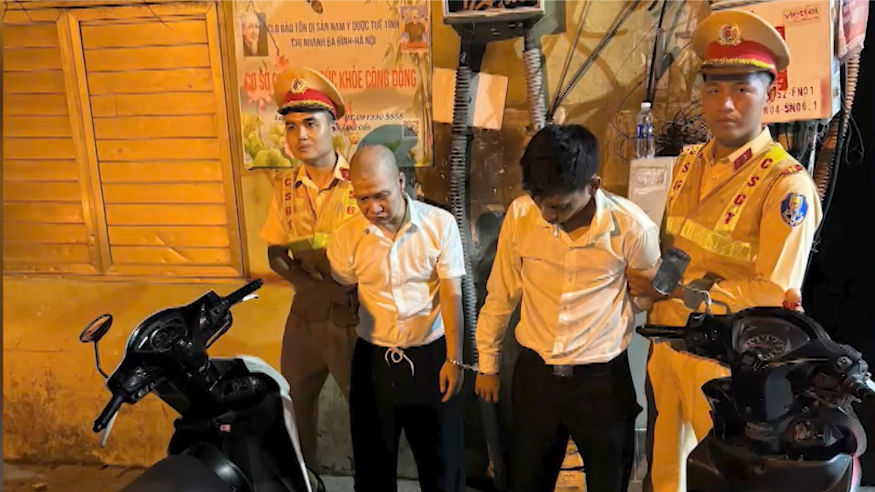Bắt giữ hai đối tượng trộm cắp xe máy lúc rạng sáng