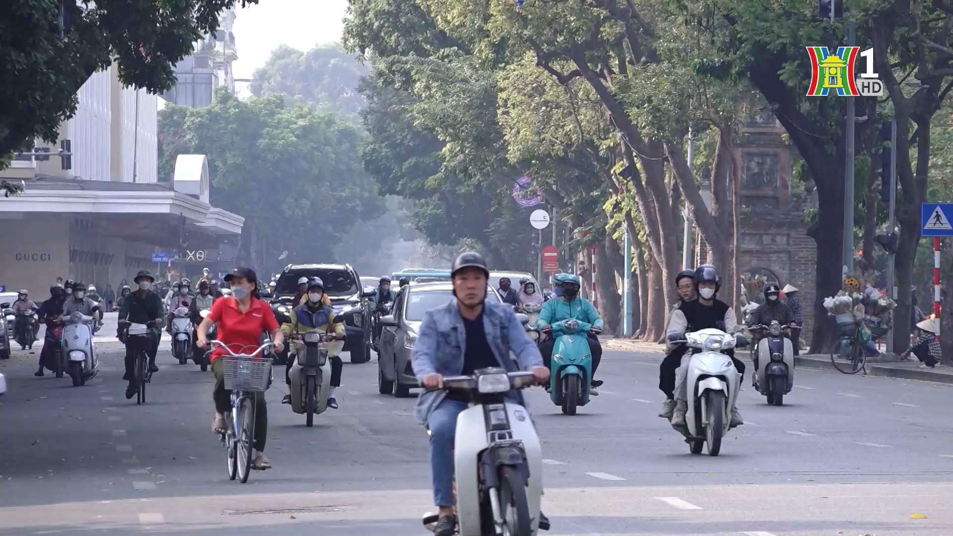 Giao thông không khí thải để Hà Nội phát triển bền vững | Chuyện đô thị | 19/07/2025