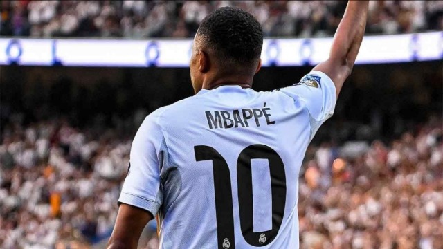Real Madrid trao áo số 10 cho Mbappe