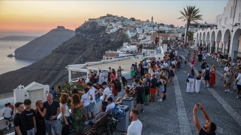 Hy Lạp sẽ thu phí 20 euro với du khách đến Santorini