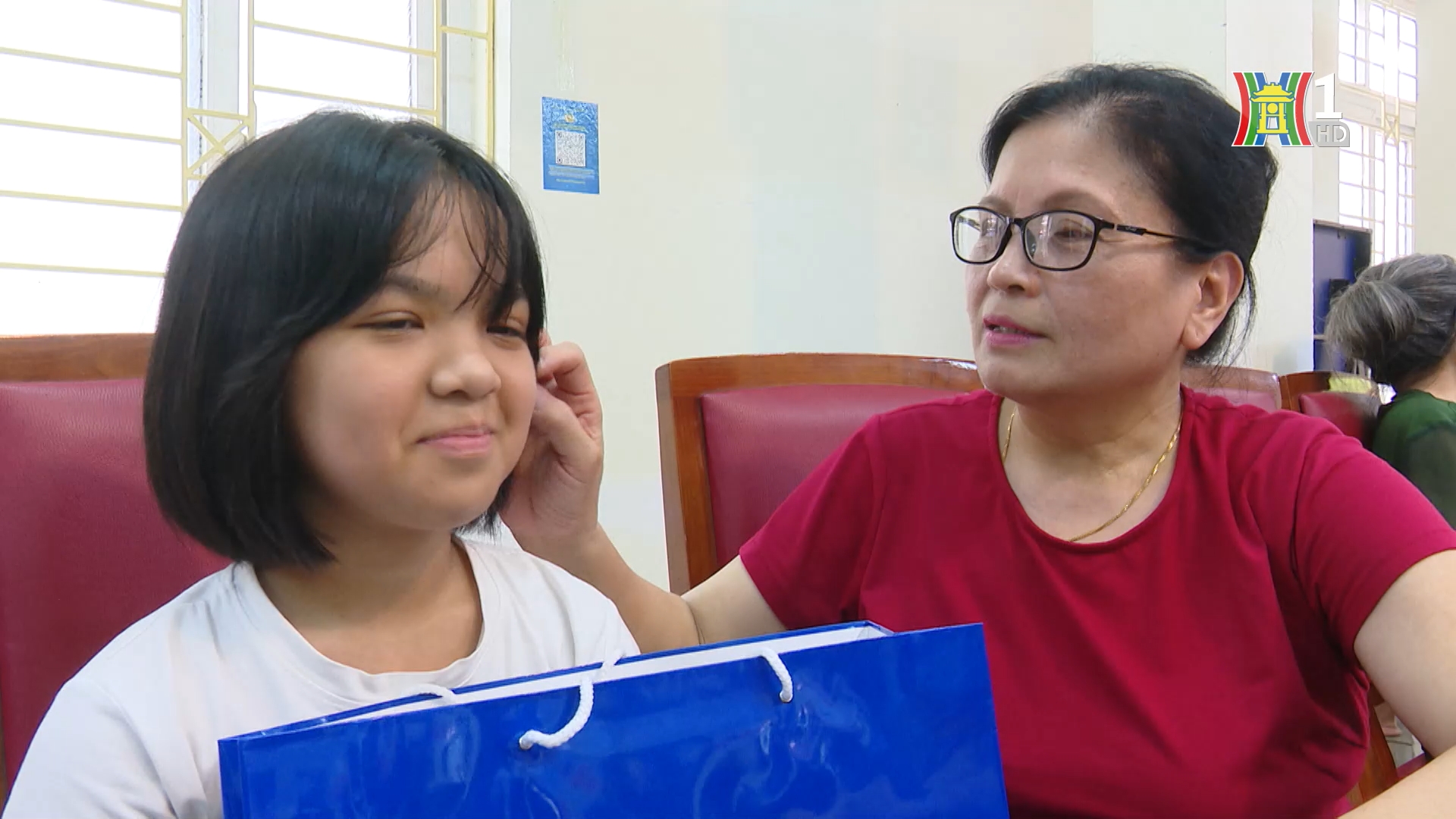 Trao yêu thương cho người khuyết tật | Người tốt quanh ta | 27/06/2025