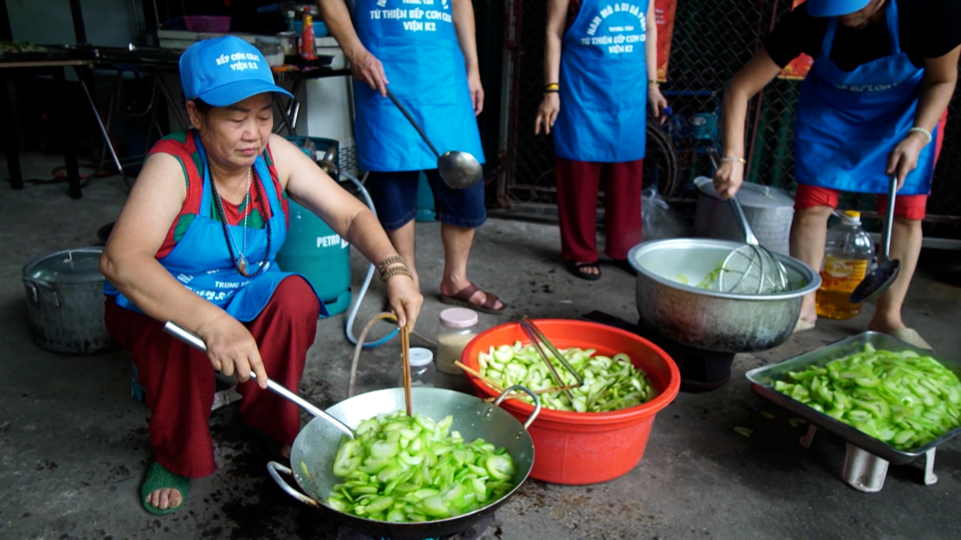 Gửi yêu thương qua từng suất cơm | Người tốt quanh ta | 04/07/2025