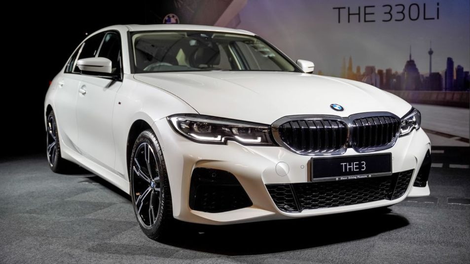 BMW gọi sửa chữa hơn 900 xe tại Việt Nam