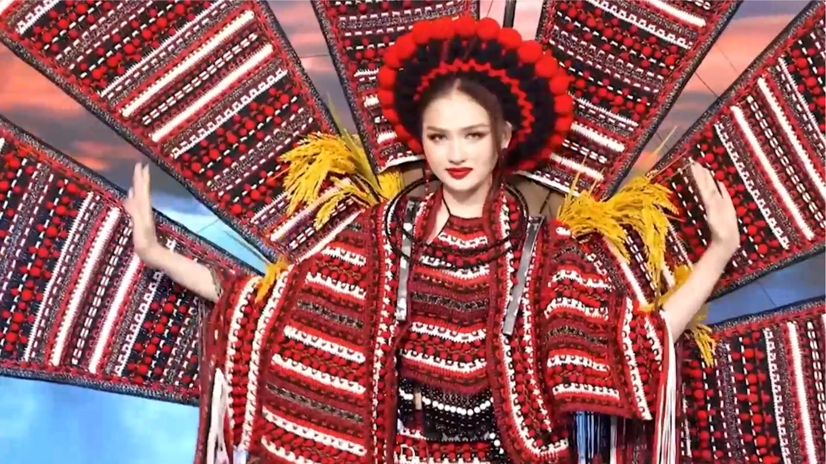 Thu Ngân mang văn hóa dân tộc đến 'Hoa hậu Liên lục địa 2026'