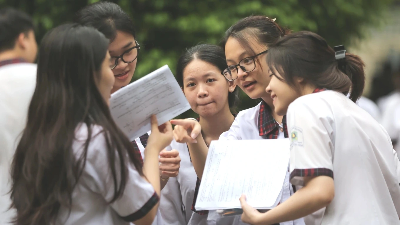 Nhiều tỉnh, thành phố công bố môn thi thứ ba vào lớp 10