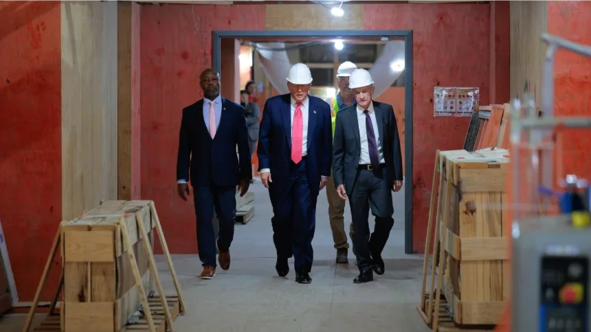 Leo thang cuộc đối đầu giữa ông Trump và Chủ tịch Fed