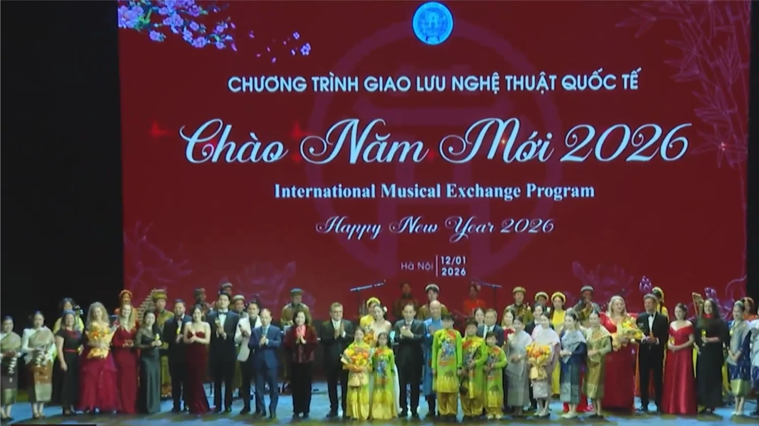 Hà Nội chào năm mới, thắt chặt hợp tác quốc tế