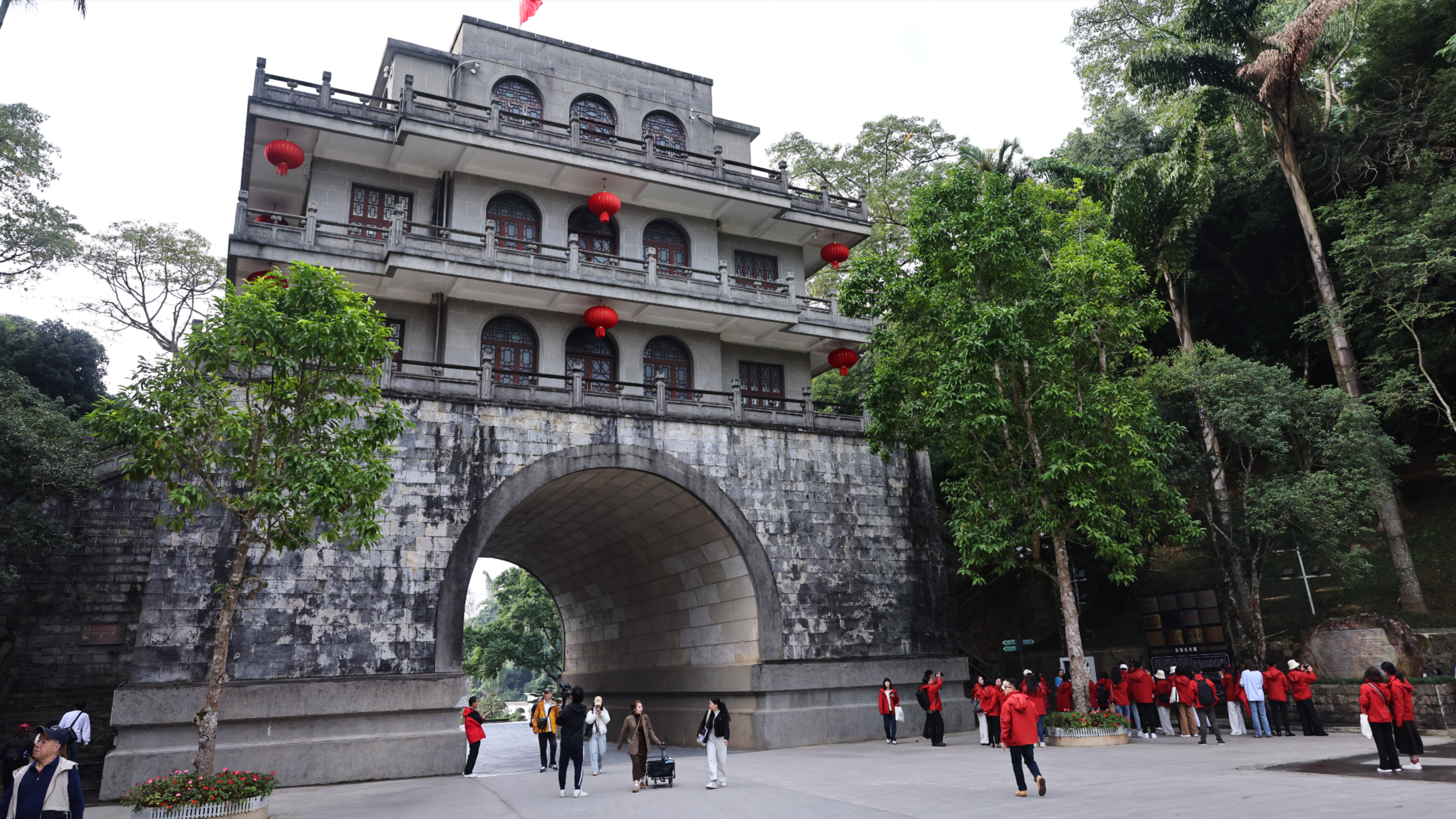 Cửa khẩu Hữu Nghị trong thúc đẩy quan hệ Việt-Trung