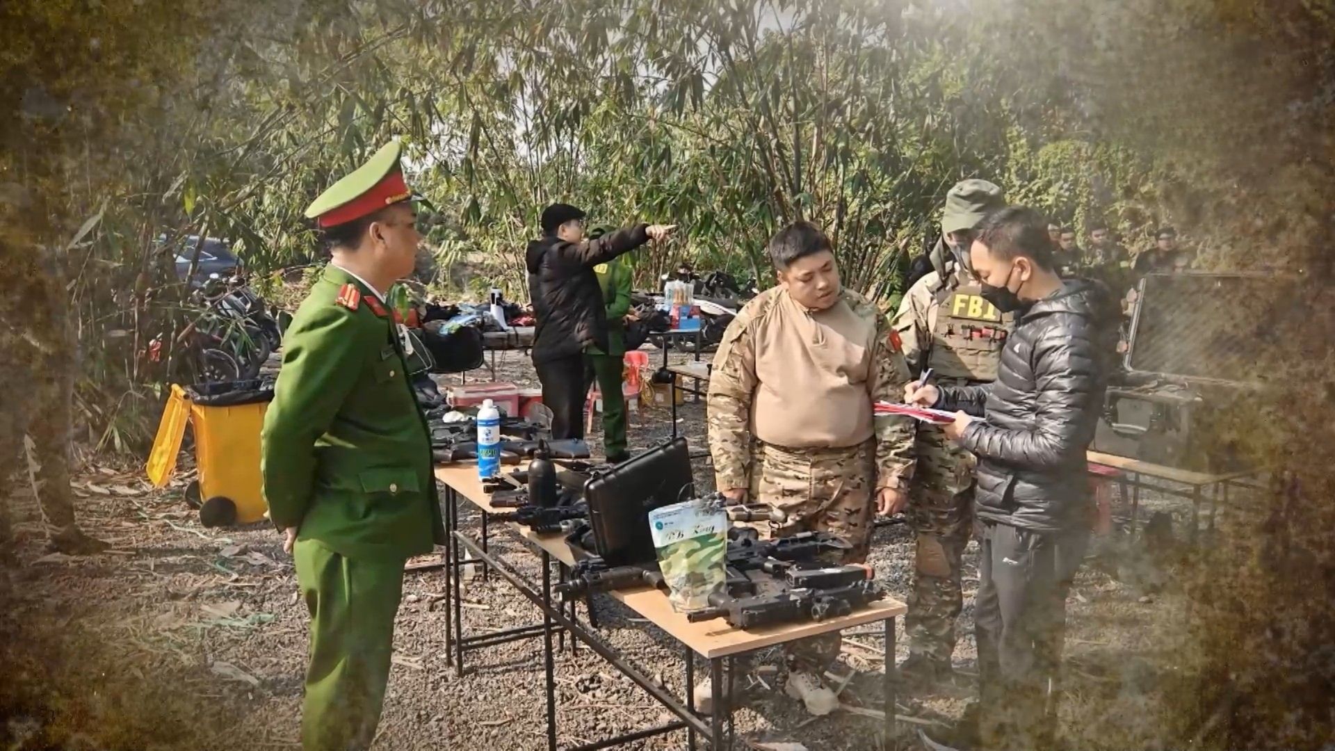 Xử lý nhóm thanh niên dùng vật giống súng giả