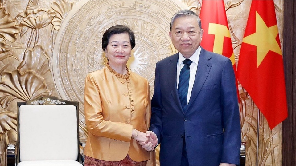 Tổng Bí thư tiếp Đại sứ Campuchia tại Việt Nam đến chào từ biệt