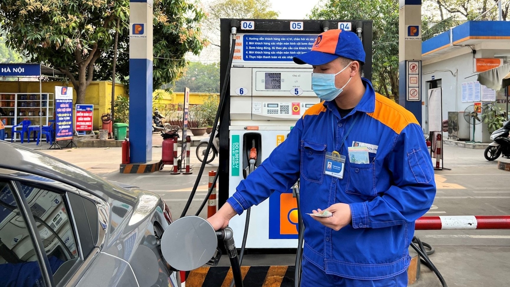 Giá xăng, dầu đồng loạt tăng