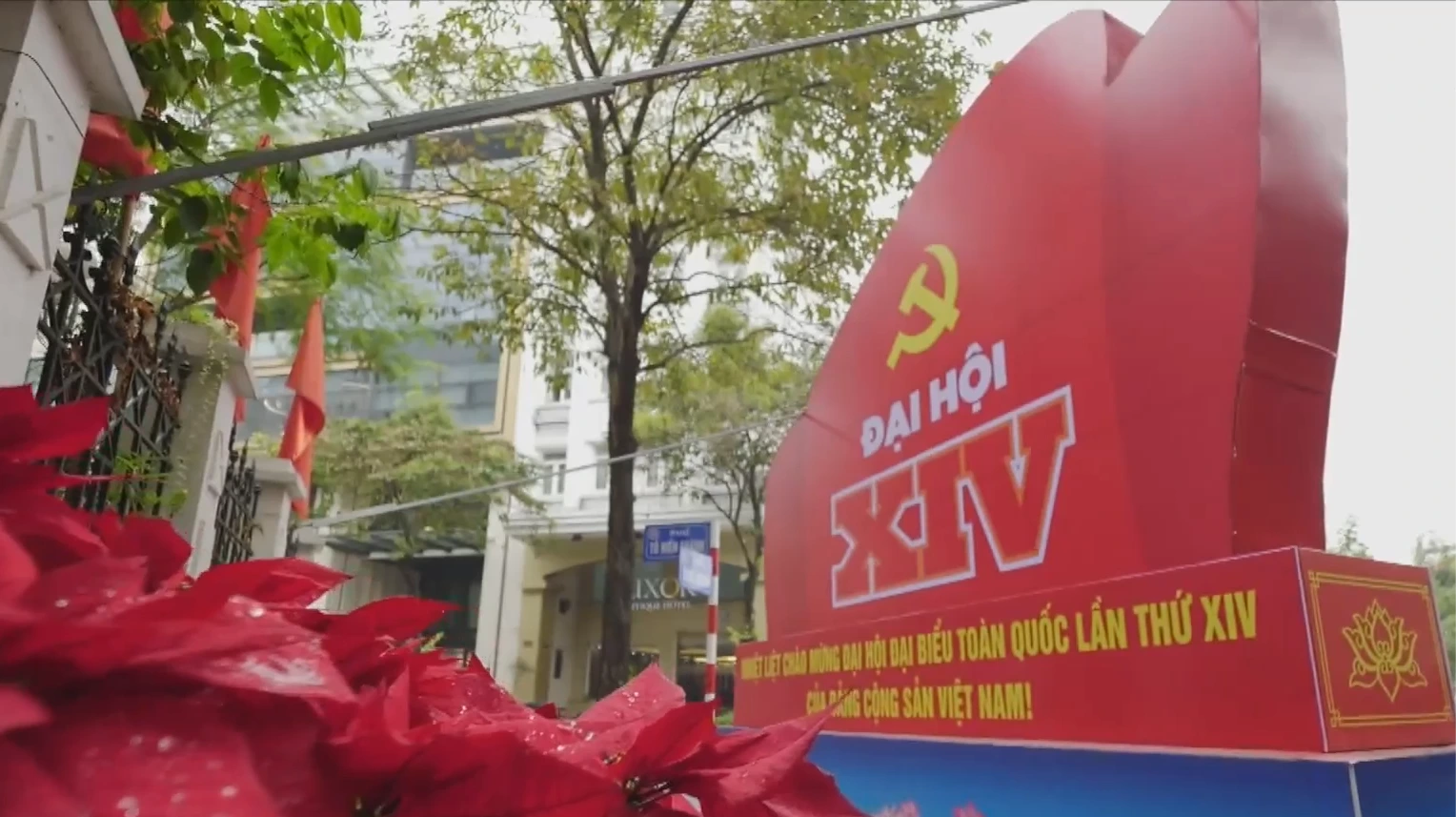 Thủ đô Hà Nội rực rỡ chào mừng Đại hội XIV của Đảng