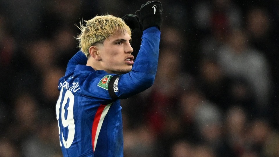 Chelsea thua Arsenal ở lượt đi Carabao Cup