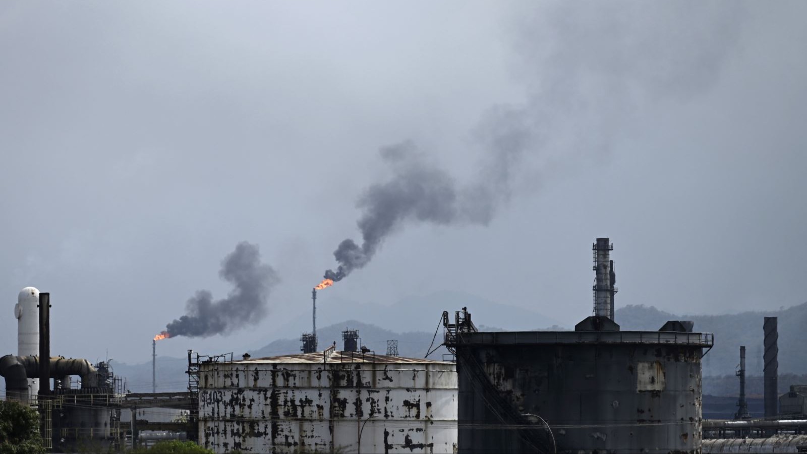 Tác động và thách thức khi Mỹ kiểm soát dầu mỏ Venezuela