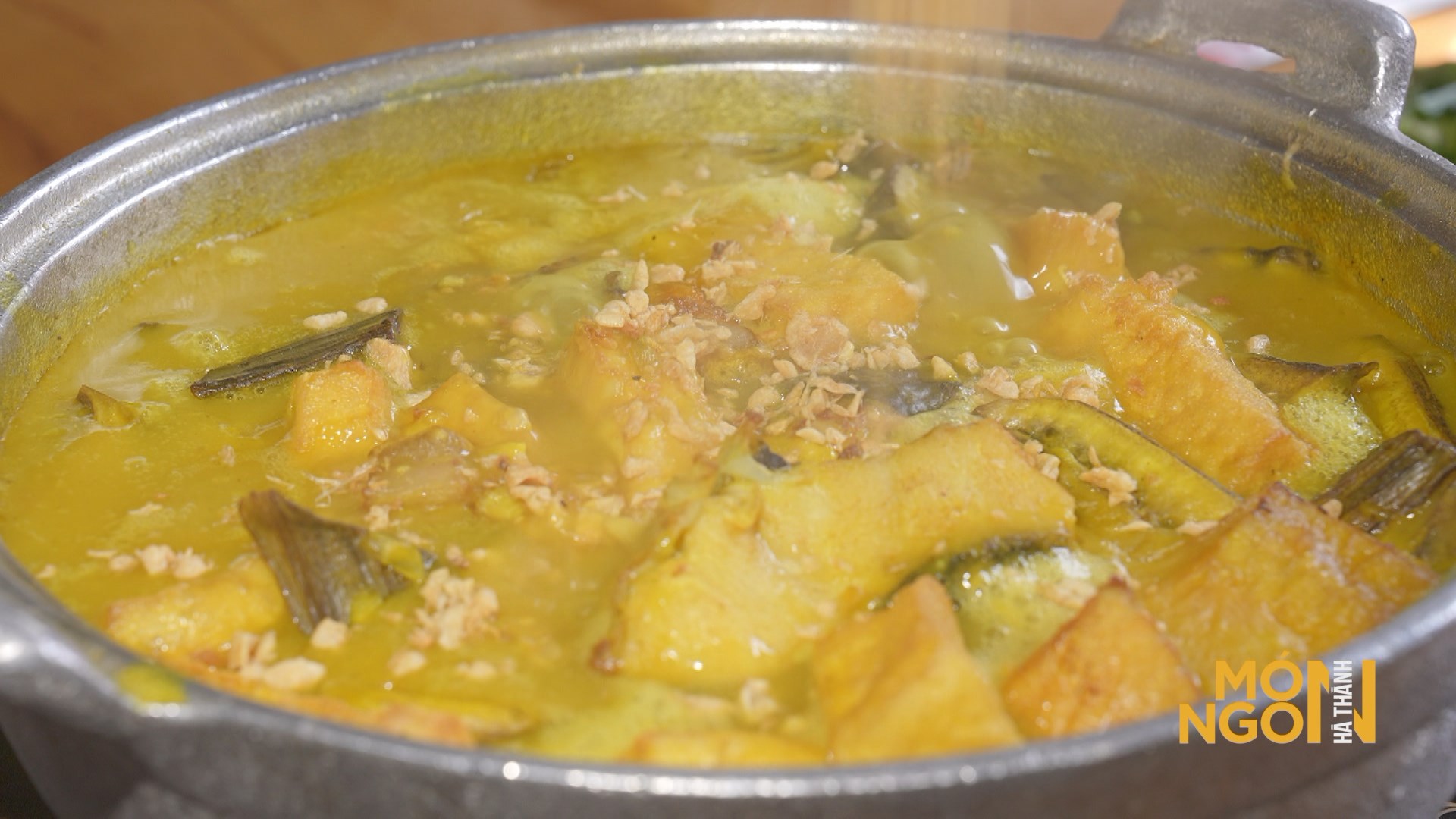 Cá tầm Sa Pa om chuối đậu