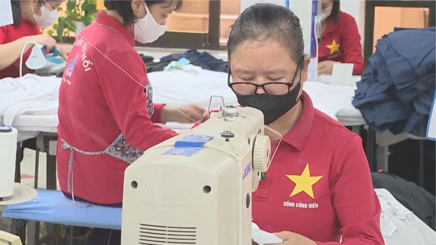 Doanh nghiệp tăng tuyển dụng lao động trung niên