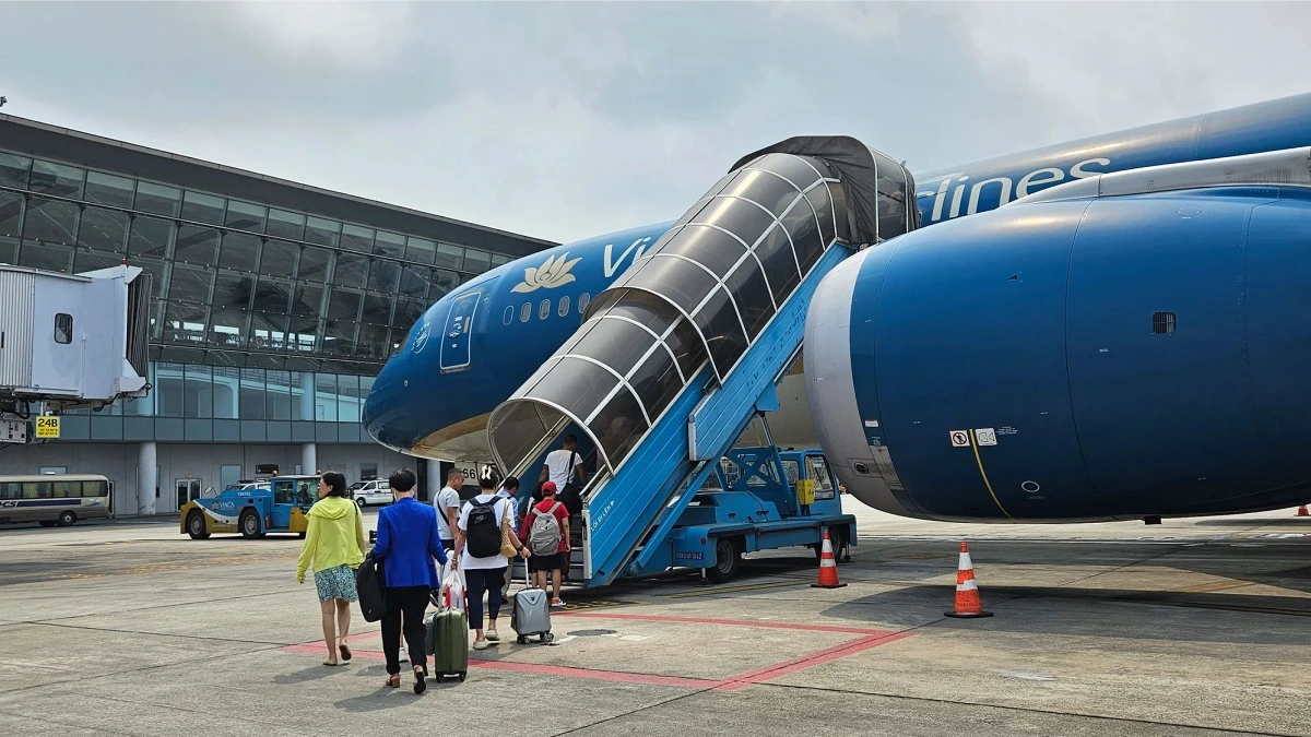 Giá vé máy bay dịp Tết Nguyên đán tăng cao