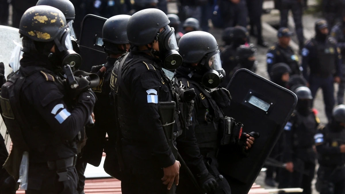 Guatemala ban bố thiết quân luật