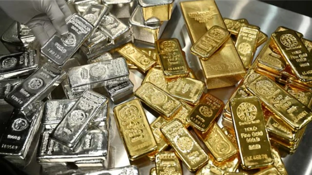 Giá vàng và bạc thế giới tiếp tục lập kỷ lục mới