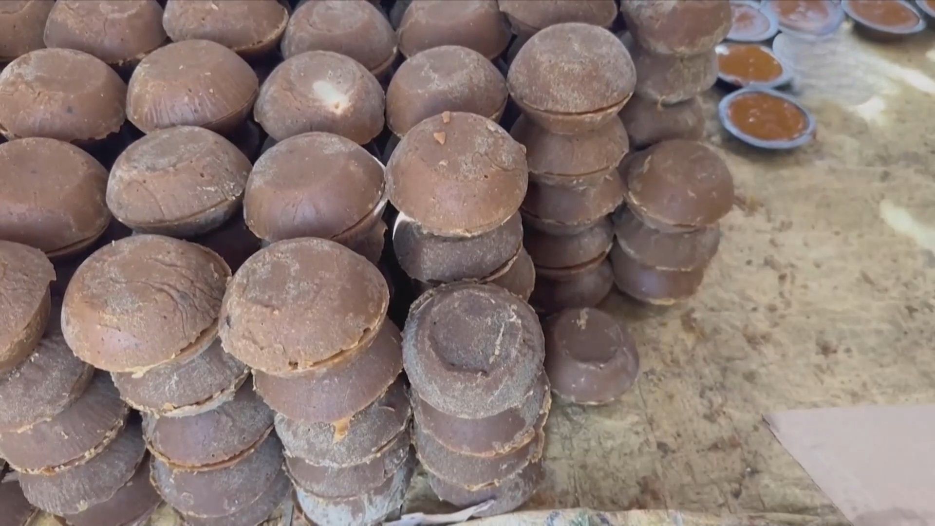 Nigeria gìn giữ nghề làm đường thô truyền thống