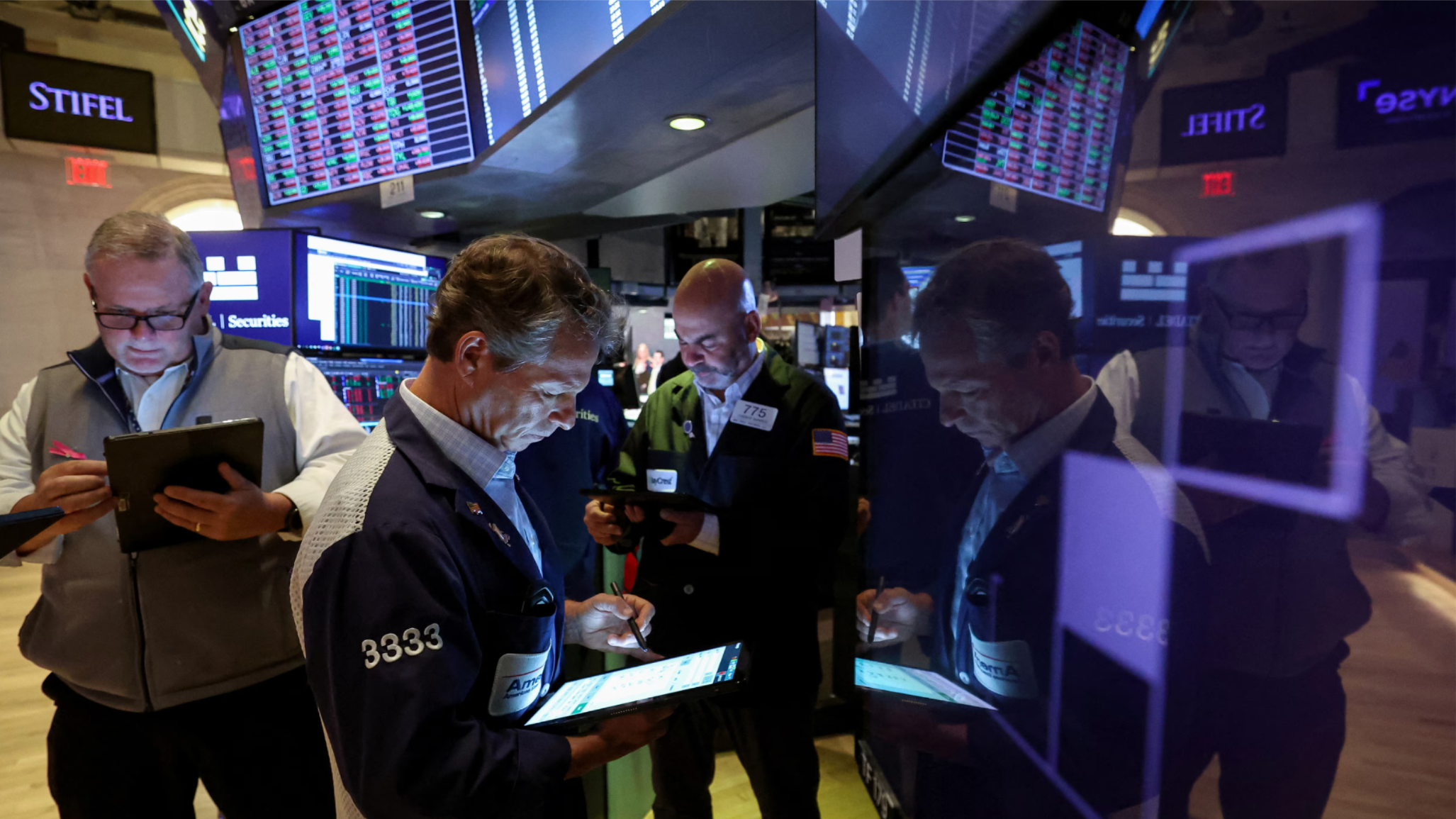 Chứng khoán Mỹ và châu Âu đồng loạt giảm điểm