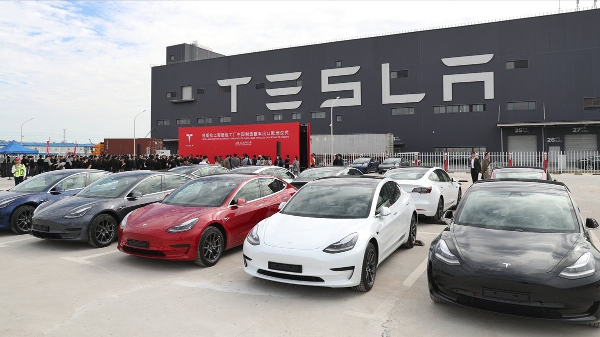 Tesla ngừng bán gói phần mềm tự lái trọn đời
