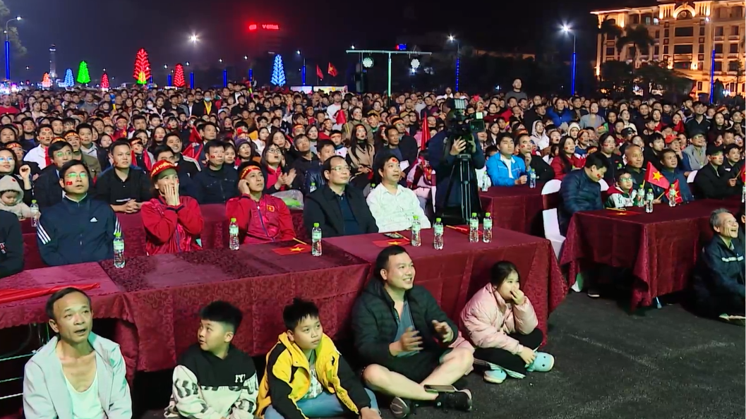 Người Phố Hiến tiếp lửa cho Minh Phúc & U23 Việt Nam