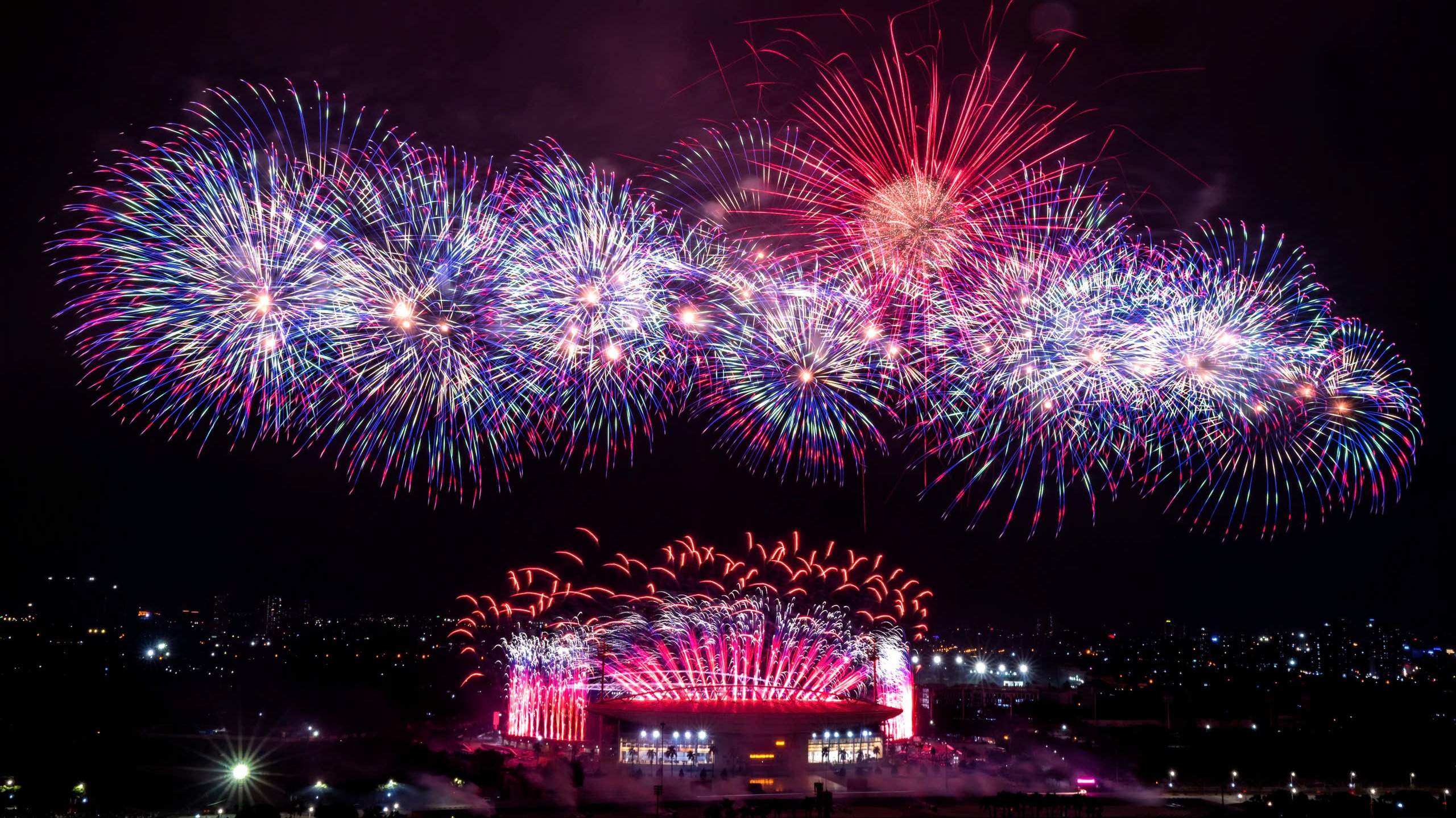 Bầu trời Thủ đô rực sáng trong buổi tổng duyệt pháo hoa