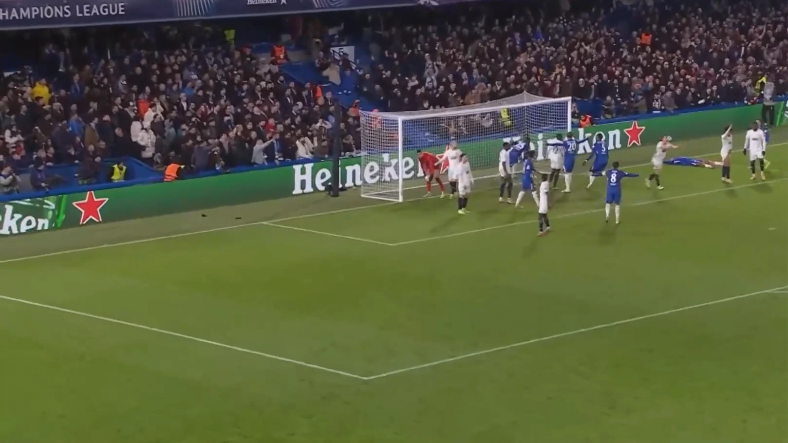 Các đại diện bóng đá Anh toàn thắng