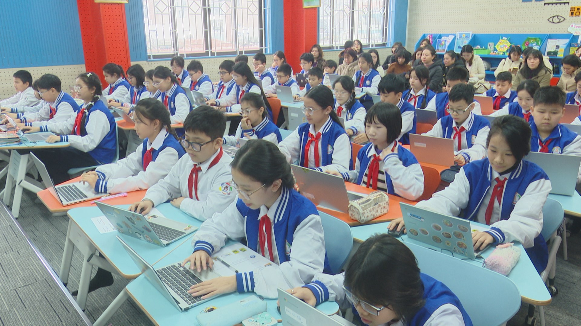 Thư viện số giúp học sinh Hà Nội yêu đọc sách