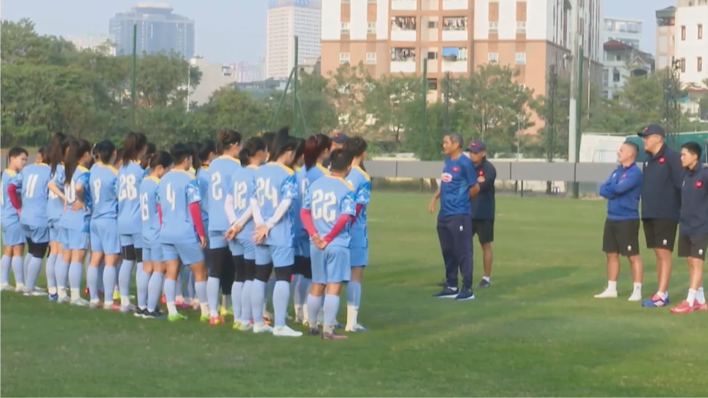 Đội tuyển nữ Việt Nam đá giao hữu với Uzbekistan