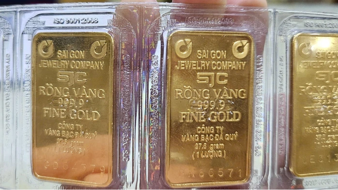 Giá vàng miếng vượt 174 triệu đồng/lượng