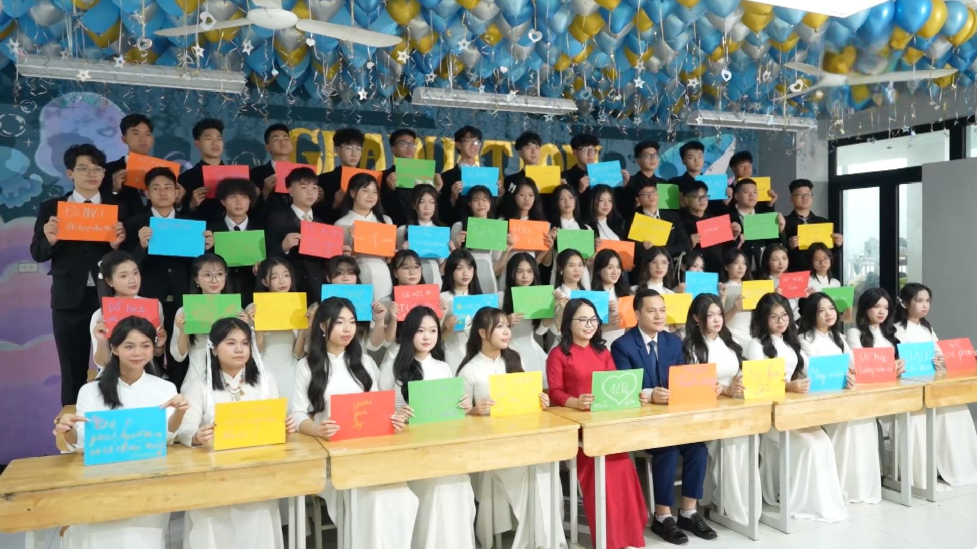 Lưu giữ thanh xuân 18