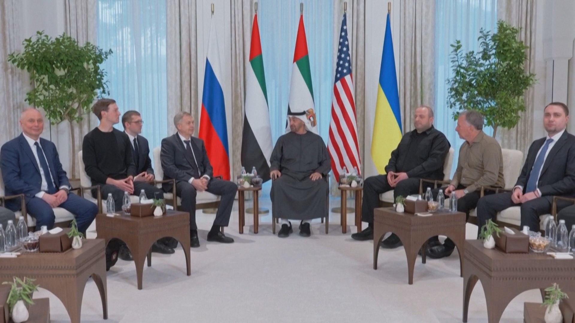 Cuộc đàm phán Nga-Mỹ-Ukraine bắt đầu tại Abu Dhabi 