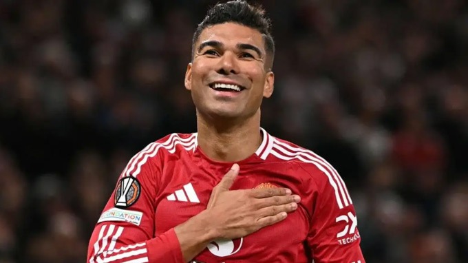 Nhiều đội bóng gia nhập cuộc đua giành chữ ký Casemiro