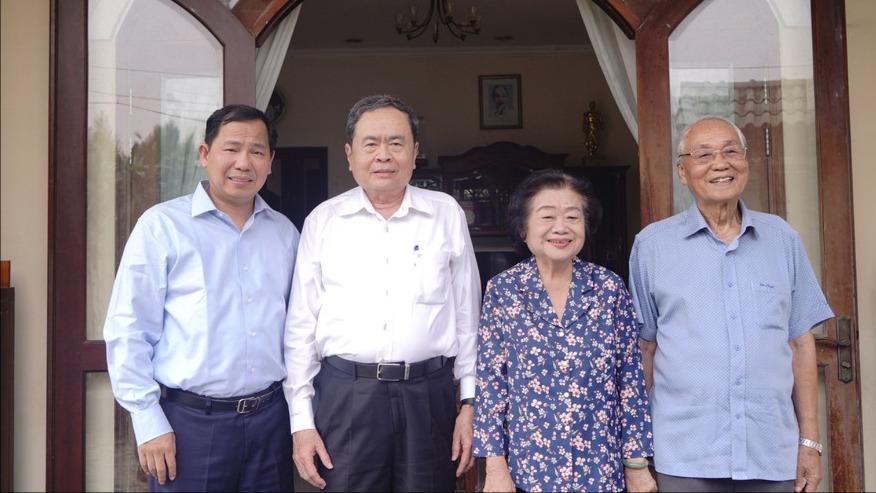 Chủ tịch Quốc hội thăm, chúc Tết nguyên lãnh đạo Đảng, Nhà nước