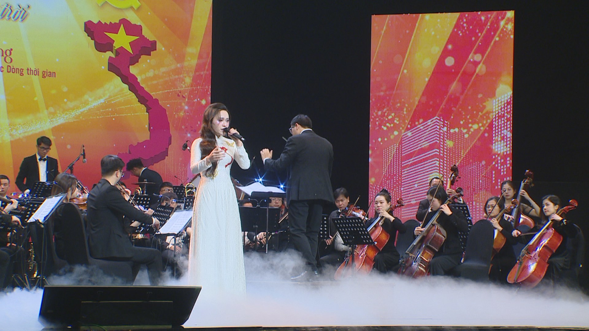 'Tổ quốc trong ánh mặt trời': Dòng chảy lịch sử, khát vọng