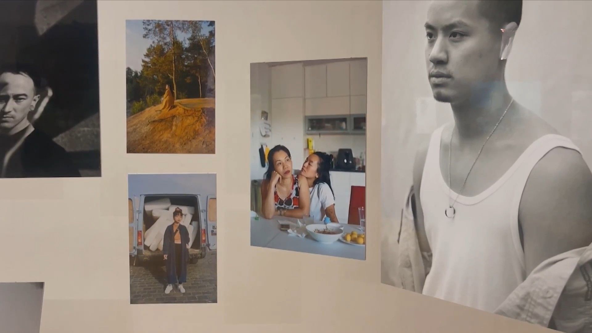 'Giữa miền di - dịch'- Không gian nghệ thuật của những hành trình