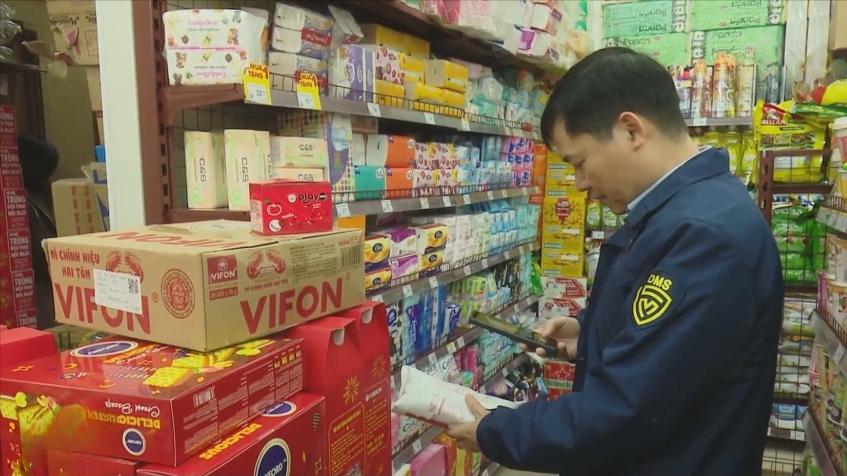 Phát hiện vi phạm an toàn thực phẩm tại siêu thị bán lẻ