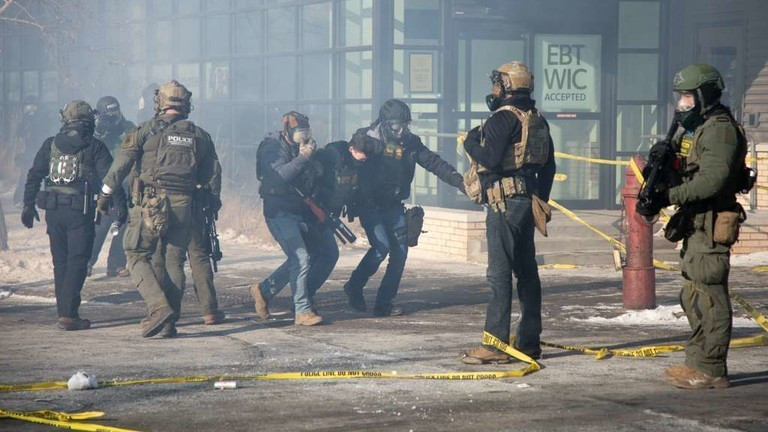 Đảng Dân chủ Mỹ yêu cầu lực lượng liên bang rời Minnesota  