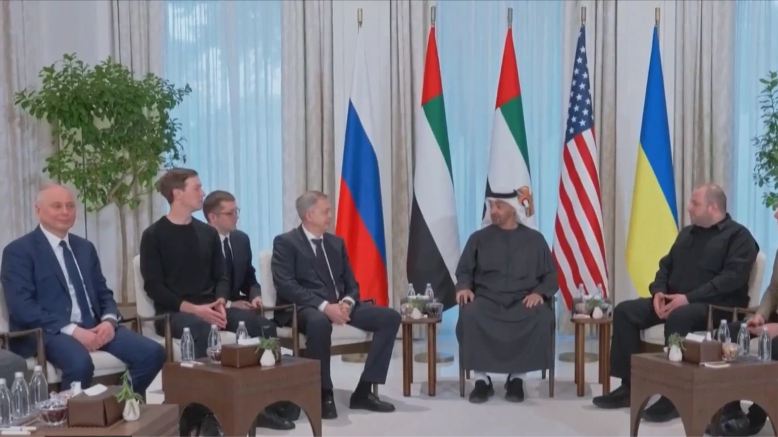 Đàm phán Nga - Ukraine - Mỹ: 'Nút thắt' Donbas